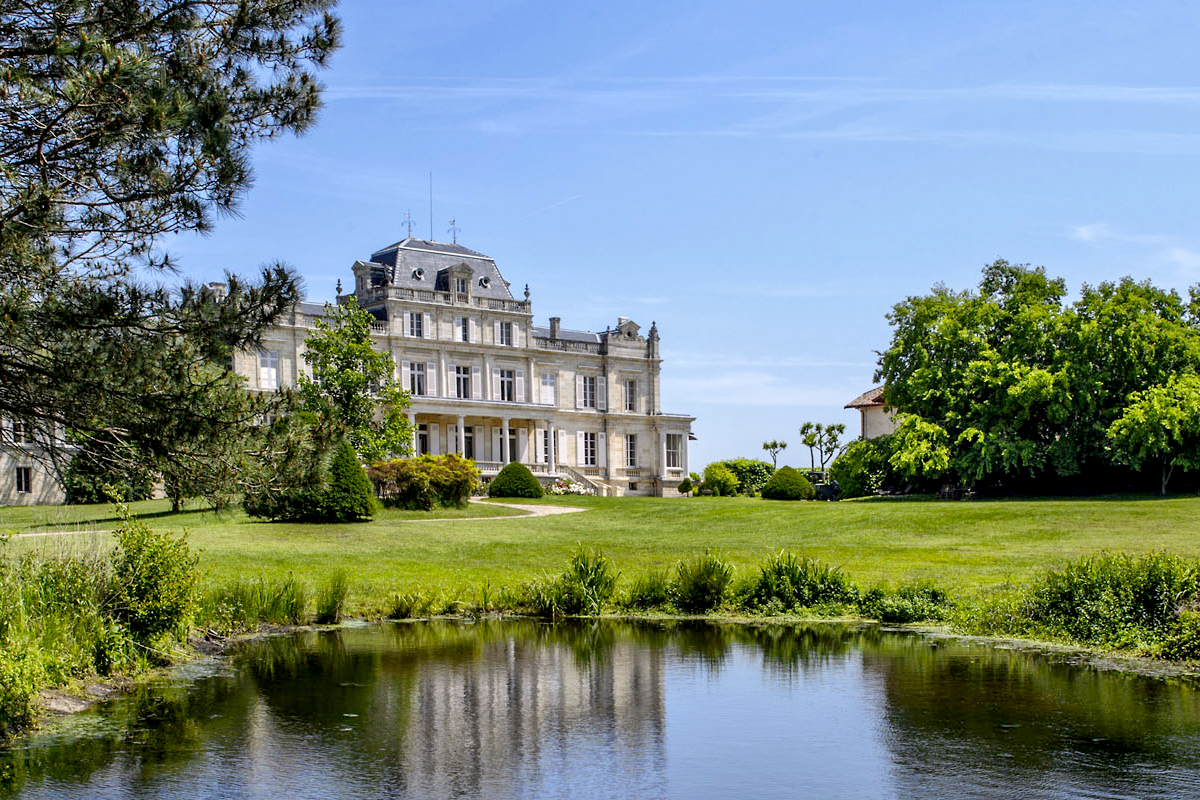 Chateau du Grange Exterior - Château Living